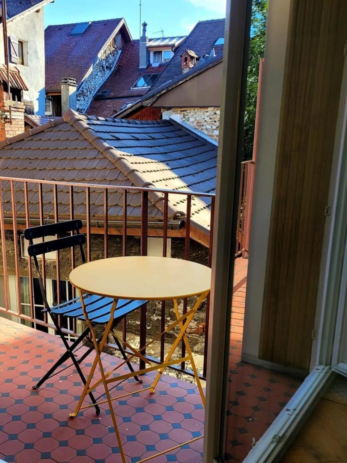 Cozy Along The River - Downtown & Terrace - 4 Анси Екстериор снимка